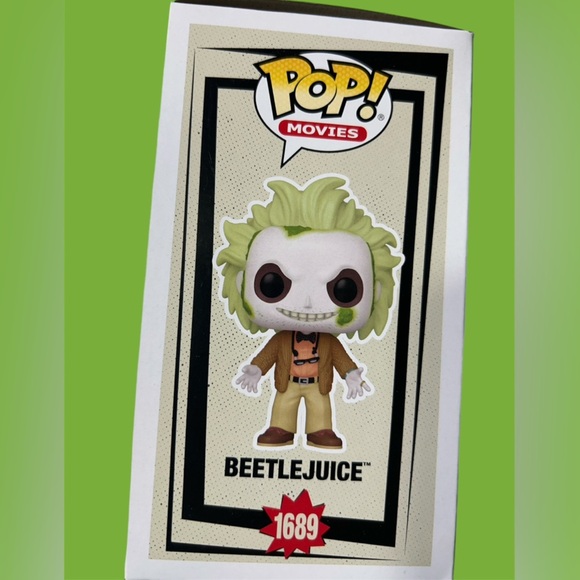 Beetlejuice Beetlejuice - Beetlejuice Funko Pop! #1689 - BNIB 🪲🧃 - Picture 3 of 5